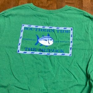 Southern Tide large green Tshirt